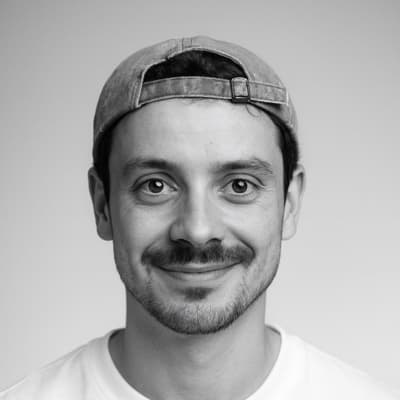 Quentin, casquette à l'envers